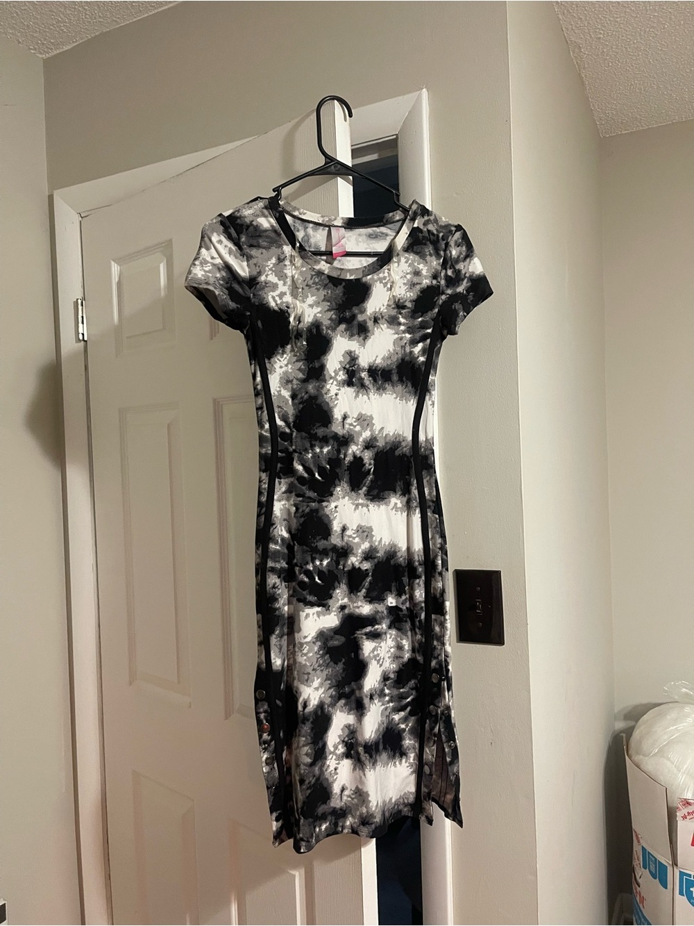 No Boundaries Black & White Tie-Dye Short Sleeve Midi Dress
